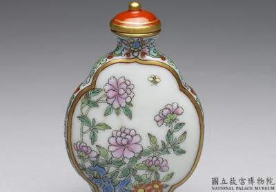 图片[2]-Snuff bottle with imperial poem and floral decoration in famille rose, Qing dynasty, Jiaqing reign (1796-1820)-China Archive